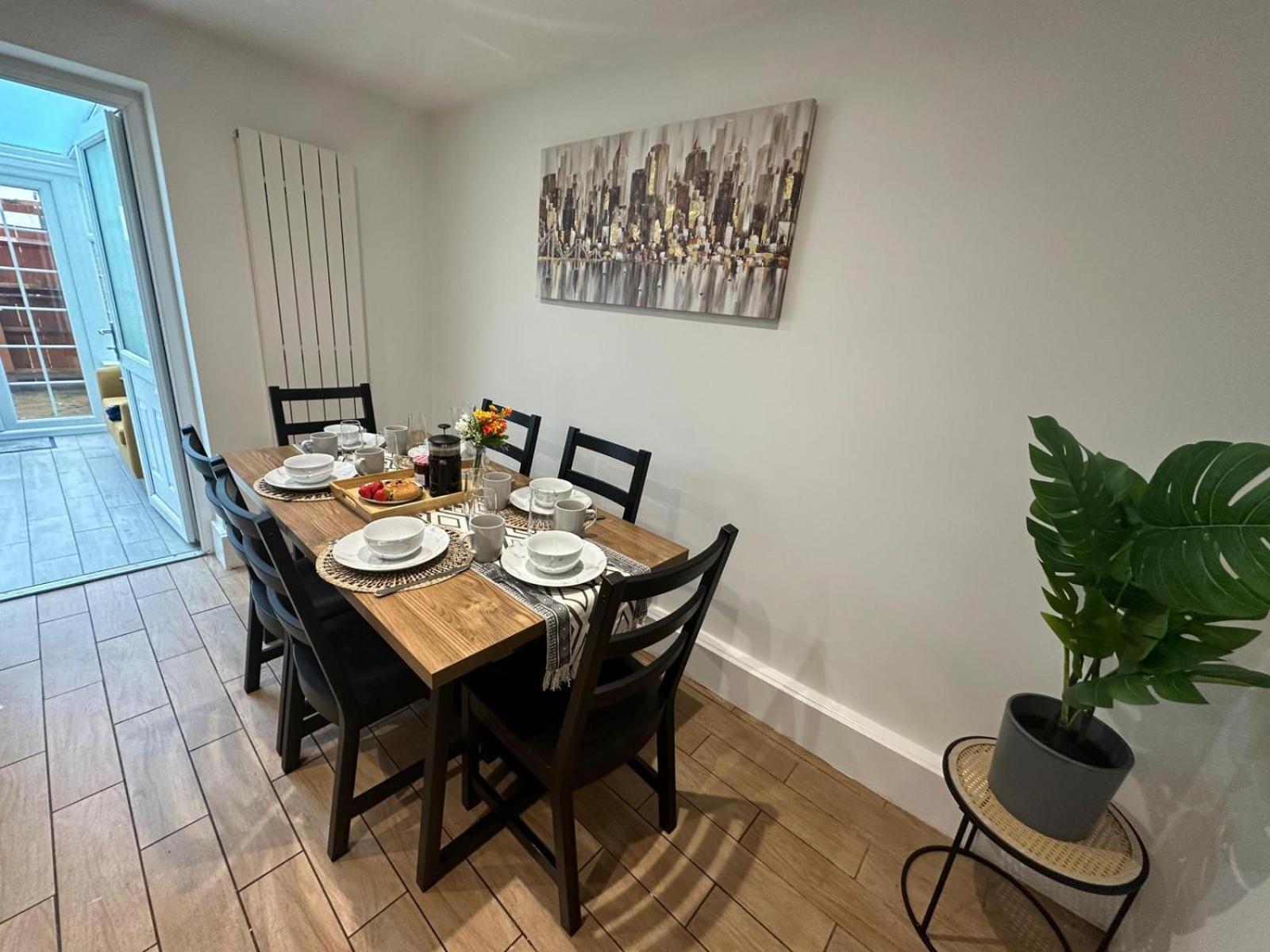 Rooms In Stylish House Milton Keynes Extérieur photo