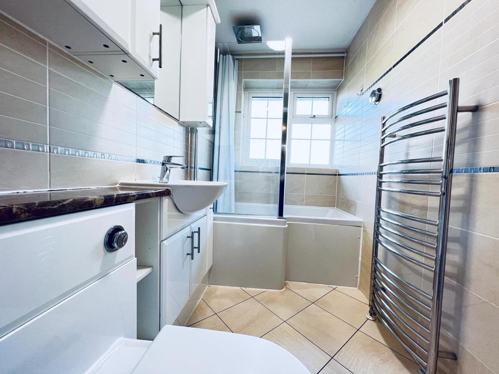 Rooms In Stylish House Milton Keynes Extérieur photo